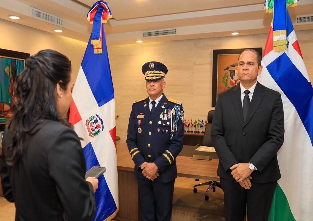 Nuevo Director Asume el Mando en la Policía Nacional