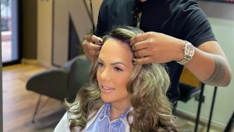 Tendencias de Color de Cabello que Iluminan la Temporada