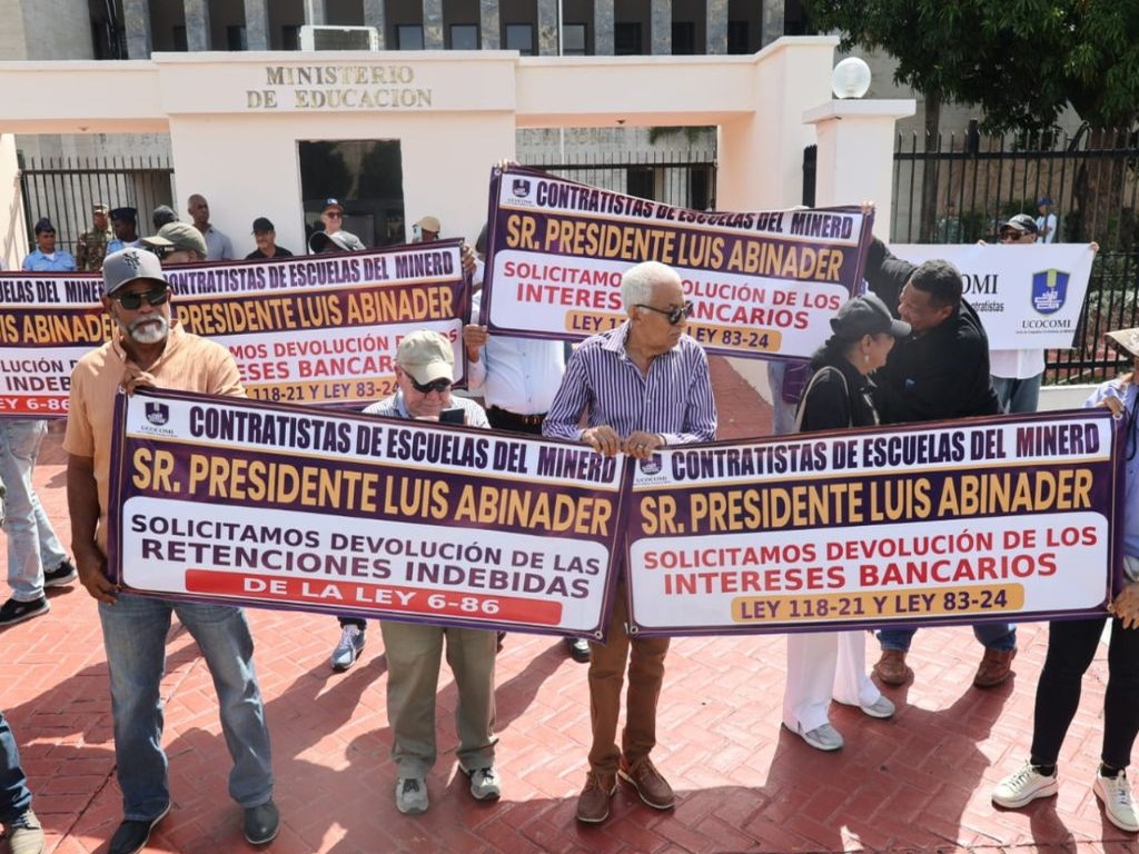Contratistas Exigen a Educación Devolución de Fondos Retenidos