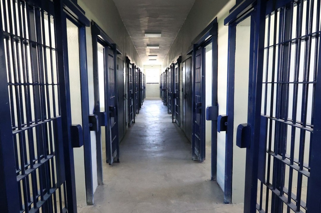 Suspenden a Agente Penitenciario por Uso de Celular en Cárcel Las Parras