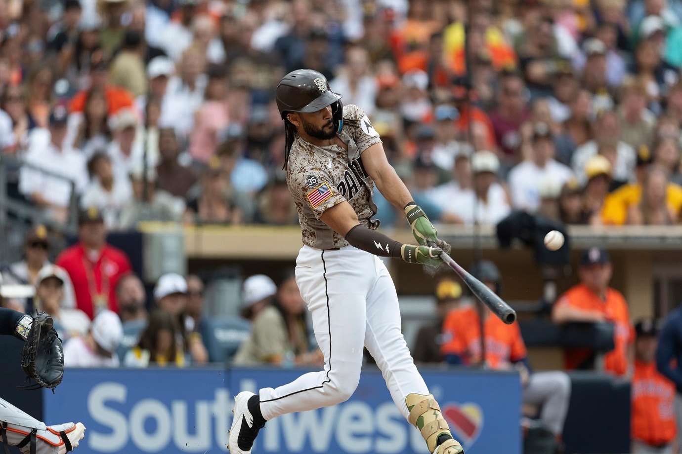 Fernando Tatis Jr. Impulsa a los Padres con Poder Renovado