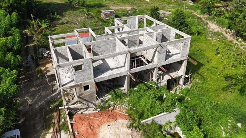 Controversia por Intervención de Medio Ambiente en Edificaciones del Río Maimón