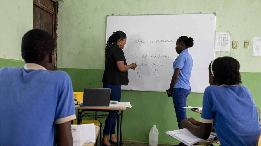 Crisis de Autoridad en las Aulas: Un Desafío para los Docentes Dominicanos