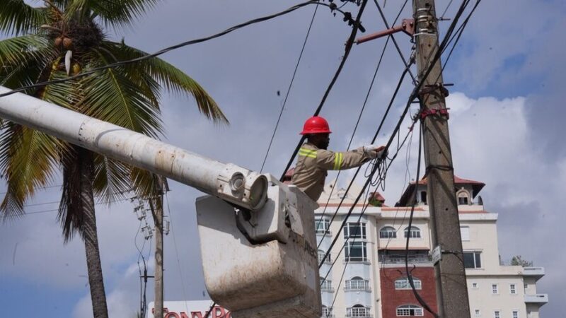 Santo Domingo Inicia Retiro de Cableado Aéreo para Mejorar Paisaje Urbano