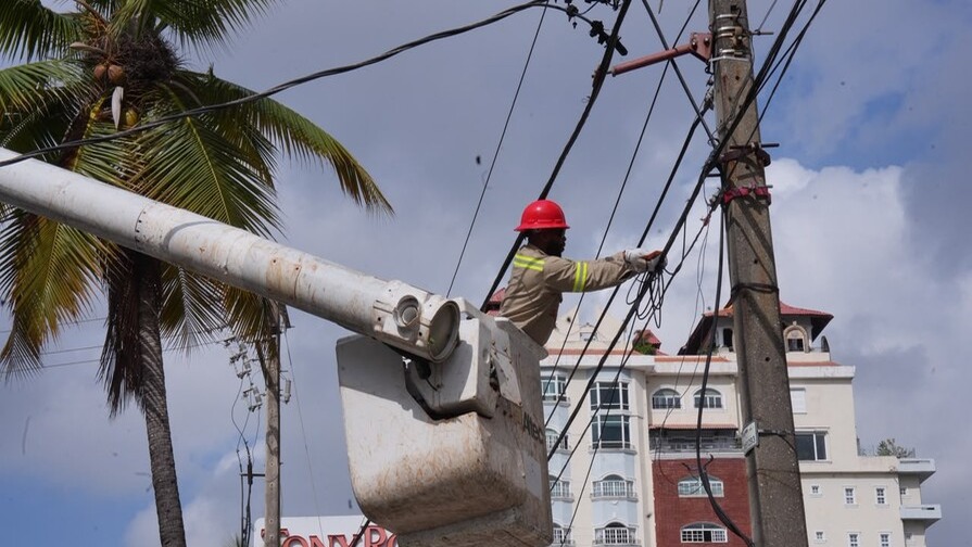 Santo Domingo Inicia Retiro de Cableado Aéreo para Mejorar Paisaje Urbano