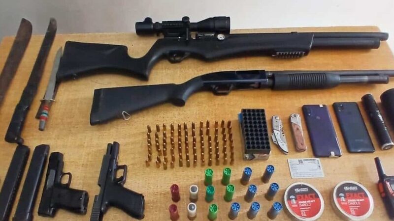 Cuatro Detenidos y Armas Incautadas en Operativo de Barahona
