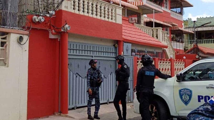 Tragedia en Hainamosa: Oficial Retirado Comete Feminicidio y Suicidio