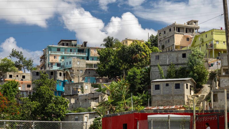 Viviendas en Riesgo en Santo Domingo: Un Desafío Urgente