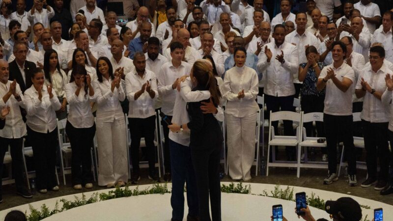 Ricardo de los Santos Lidera Campaña de Carolina Mejía para el PRM
