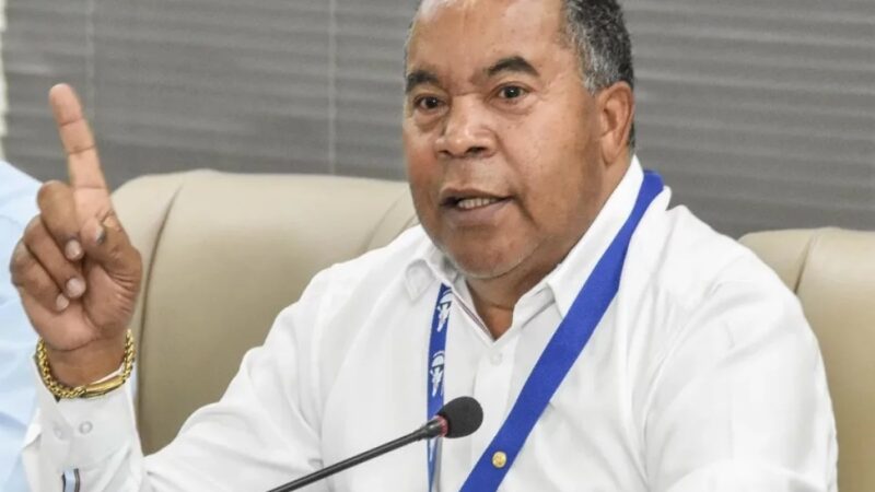 ADP y Ministerio de Educación en Tensión por Condiciones Escolares