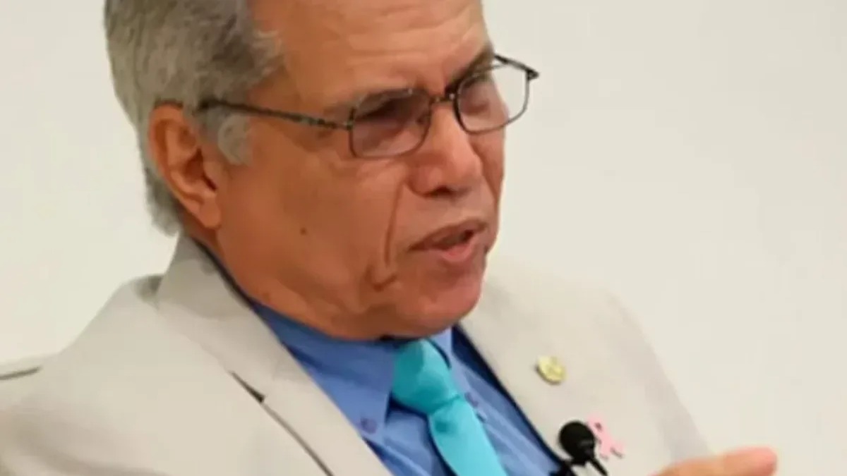 Waldo Ariel Suero Propone Declarar ‘Persona No Grata’ a Elías Báez por Comentarios Contra Médicos