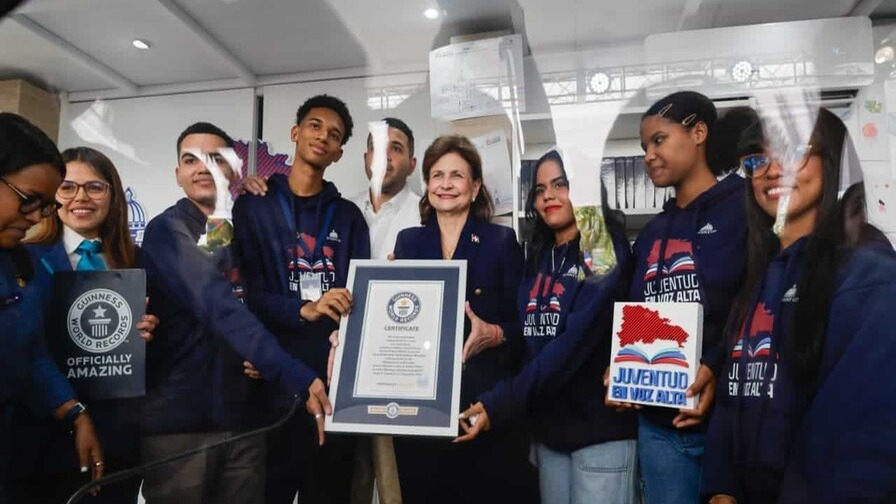 Récord Histórico: Jóvenes Dominicanos Superan las 500 Horas de Lectura Continua