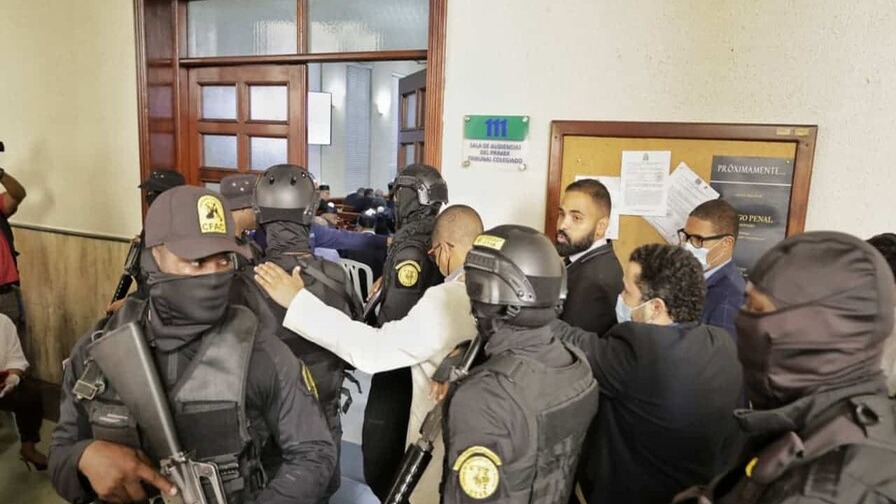 Afiliada al Senasa Demanda a Médicos por Fraude Millonario