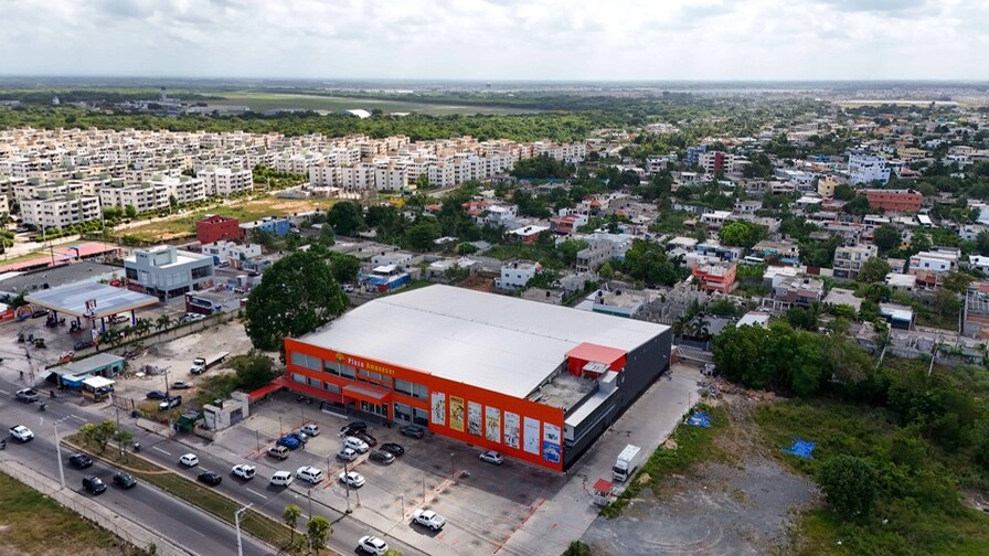 Comerciantes Dominicanos Exigen Revisión de Expansión China en el País