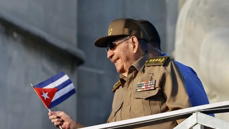 Raúl Castro Rompe el Silencio y Reaparece en Acto Público en Cuba