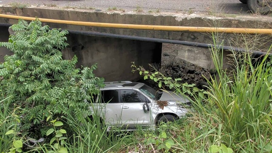 Gobernadora de Dajabón Sobrevive a Impactante Accidente en Puente de Bánica