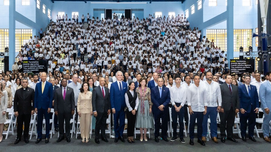 Un Millón de Becas Otorgadas por el Estado Dominicano en la Última Década