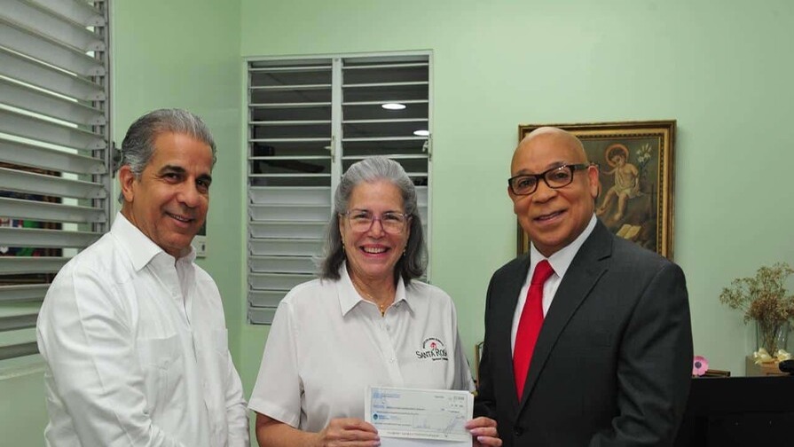 Marino Zapete Dona 2.4 Millones al Instituto para Sordos Santa Rosa