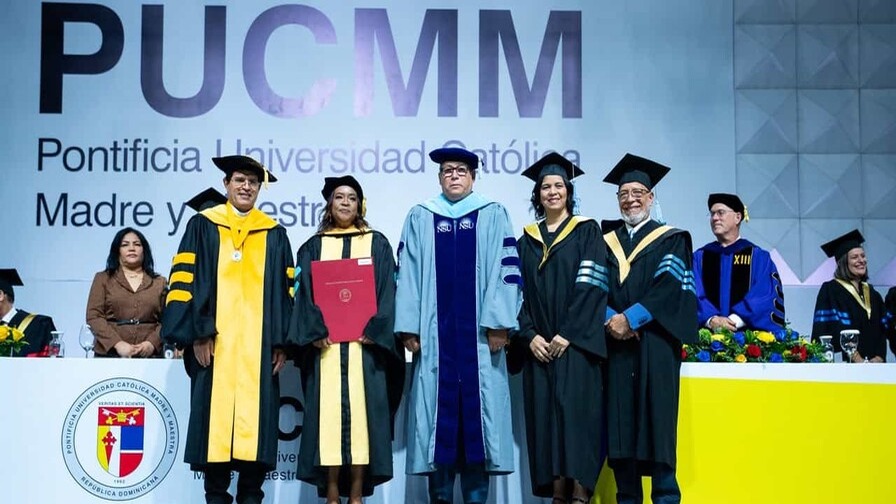 Pucmm Gradúa 953 Profesionales y Llama a Reformar la Educación en RD
