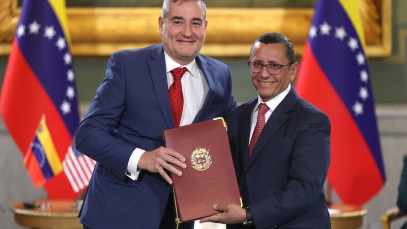 Venezuela y Chevron Sellan Acuerdos para Impulsar la Producción Petrolera