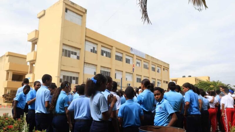 Simulacro de Evacuación en Liceo María Teresa Quidiello: Un Éxito en Preparación y Respuesta