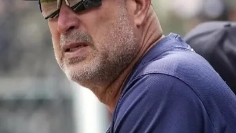 Marineros de Seattle se despiden del coach dominicano Manny Acta tras 11 años
