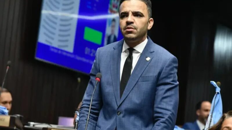 Renuncia de Diputado del PLD por Crisis Económica y Social en República Dominicana