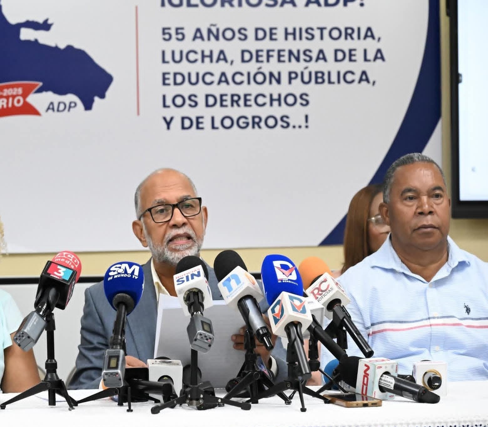 ADP Reduce Horario Escolar en Protesta por Falta de Soluciones