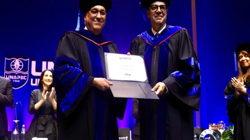 Unapec Honra a José Mármol con Doctorado Honoris Causa