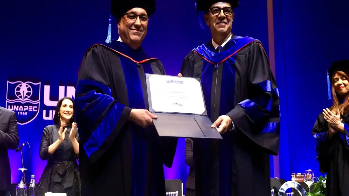 Unapec Honra a José Mármol con Doctorado Honoris Causa