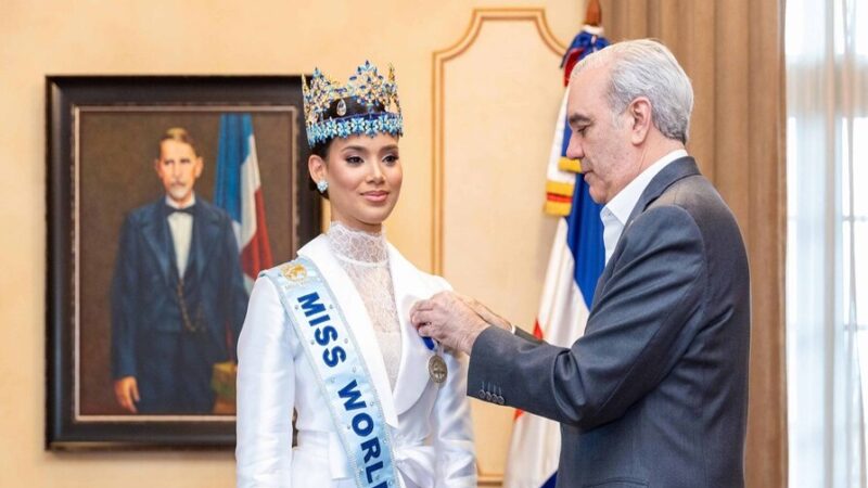 Presidente Abinader Honra a Joheirry Mola, Miss Mundo 2026