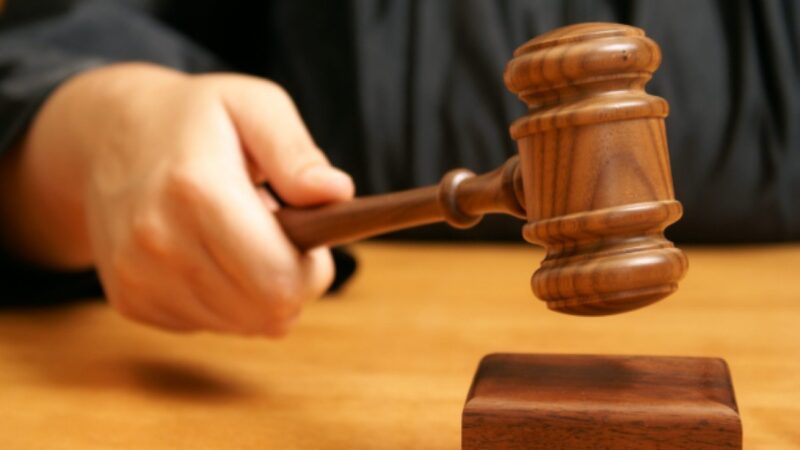 Aplazamiento del Caso Camaleón: Defensa Pública en la Mira por Desacato
