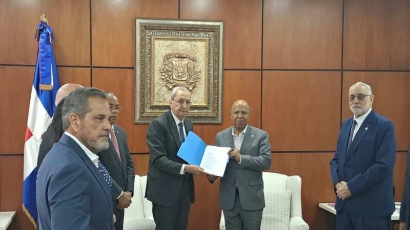 Proyecto de Estadio de Grandes Ligas en Ensanche La Fe Avanza en el Congreso