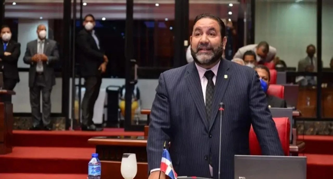 Senador Rogelio Genao Alerta sobre el Descontrol en Juegos de Azar en RD
