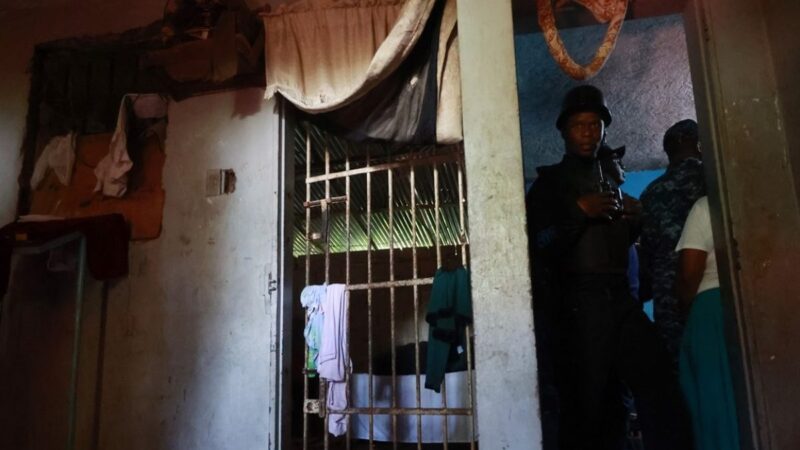 Rescate de 14 Menores en San Cristóbal Desvela Condiciones Precarias en Fundación