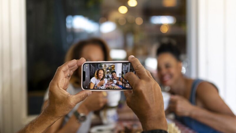 El Destino de Nuestras Fotos: ¿Cómo Proteger Nuestros Recuerdos Digitales?