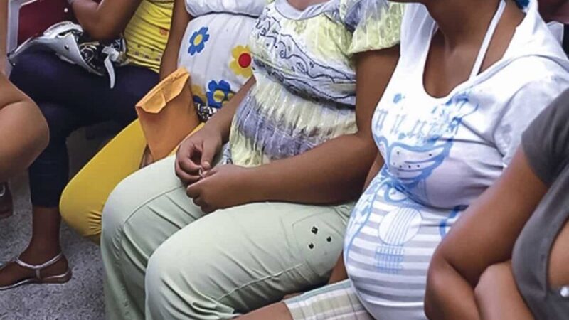 Disminuyen Embarazos Adolescentes en Haitianas, Aumentan en Dominicanas