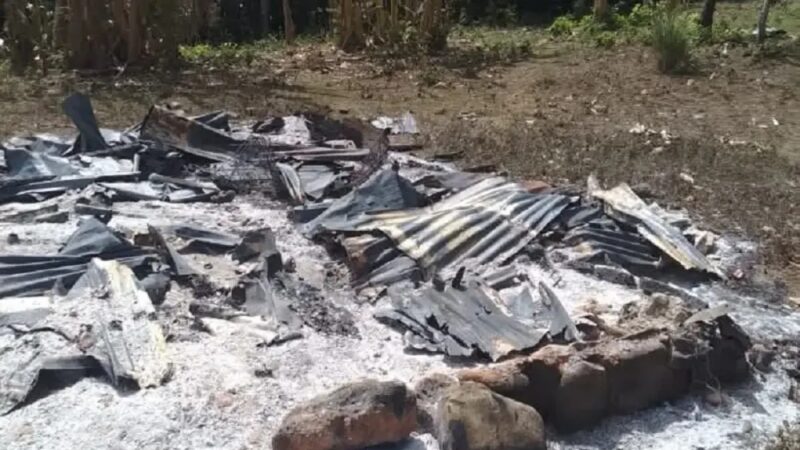 Héroe Local Hospitalizado Tras Intentar Salvar el Hogar de sus Padres en Puerto Plata