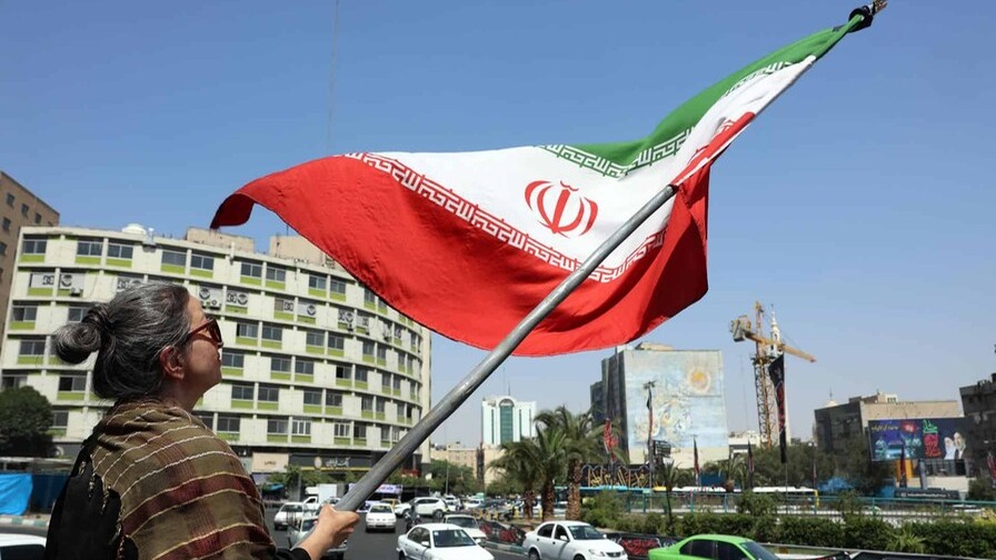 Irán Intensifica Ataques a Bases de EE. UU. en Oriente Medio