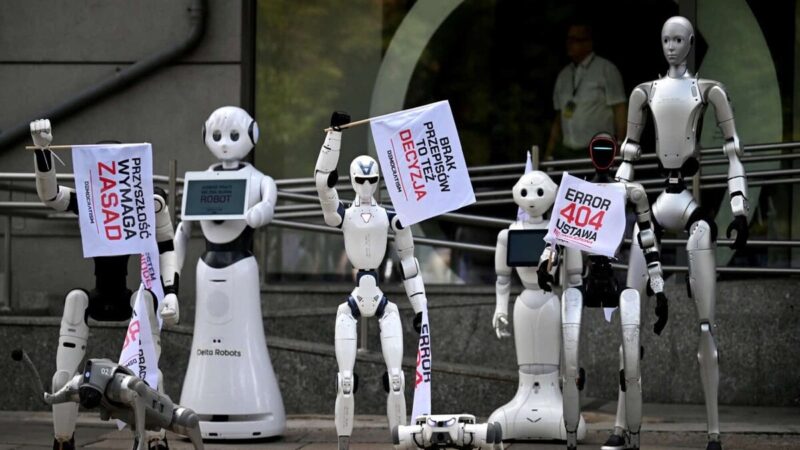 Robots Exigen Regulación de la Inteligencia Artificial en Varsovia