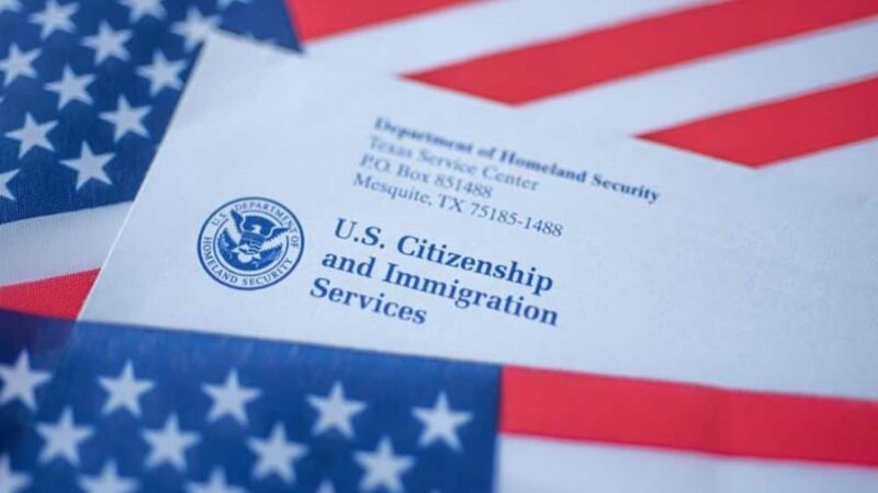 EE.UU. Aclara Requisitos de Green Card para Hijos de Diplomáticos