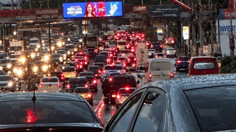 Intensas Lluvias Complican el Tránsito en el Gran Santo Domingo