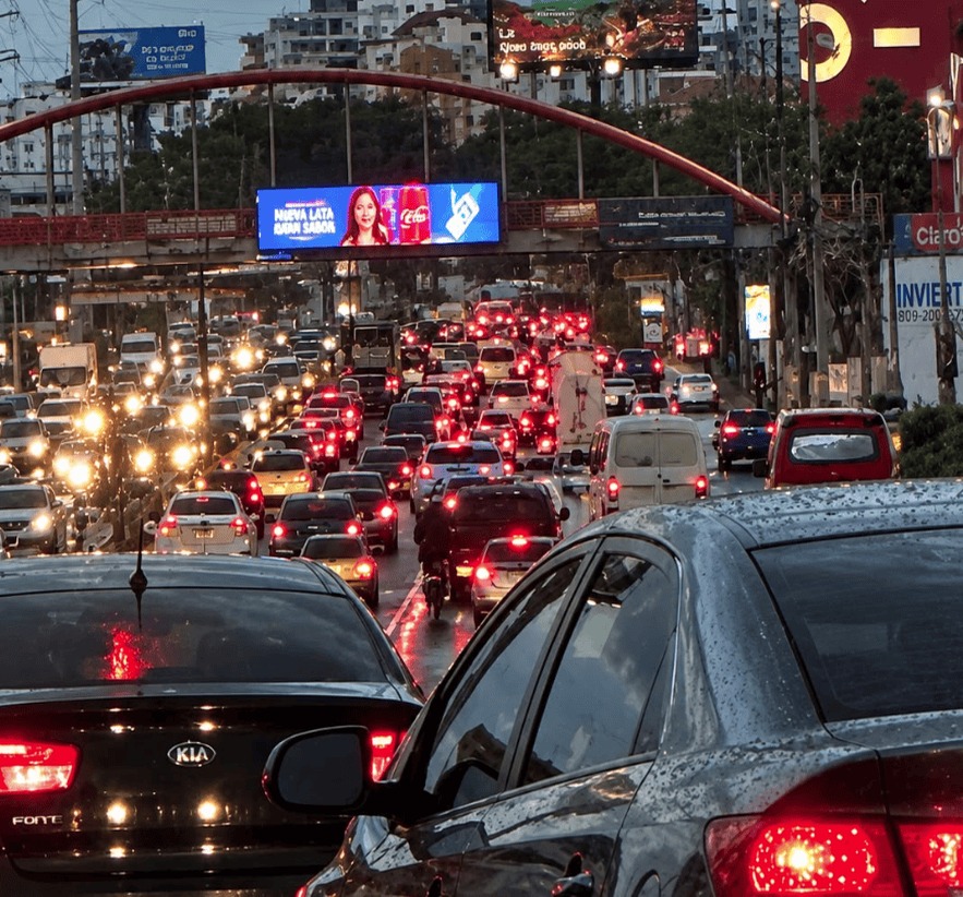 Intensas Lluvias Complican el Tránsito en el Gran Santo Domingo
