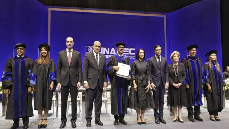 Unapec Honra a José Mármol con Doctorado Honoris Causa