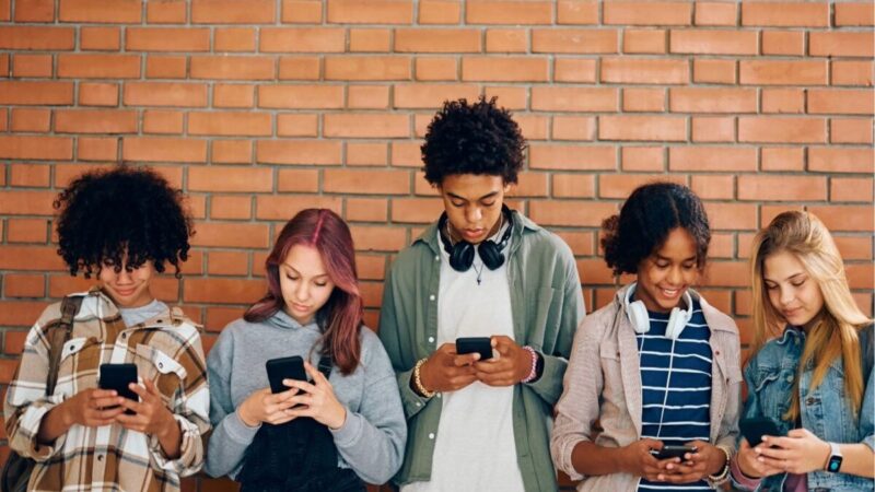 El Impacto de las Redes Sociales en la Identidad de los Jóvenes Dominicanos