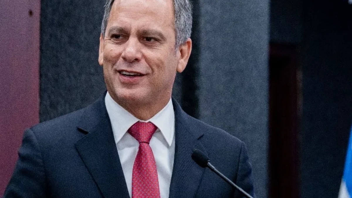 Reconocimiento a Henry Molina por Avances en Digitalización del Registro Inmobiliario