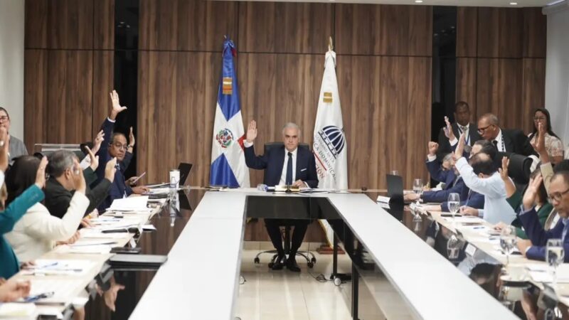 CNE Forma Comisión para Combatir la Violencia Escolar