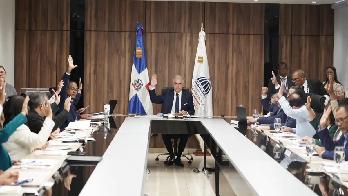 CNE Forma Comisión para Combatir la Violencia Escolar
