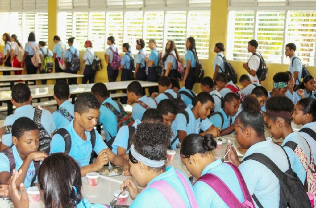 Más de 2,000 Oferentes Participan en Licitación del Programa de Alimentación Escolar