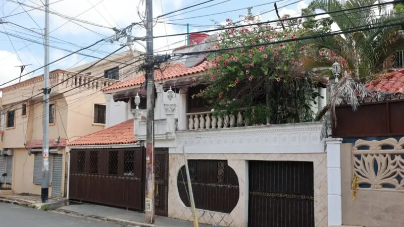 Impactante Ataque en la Residencia de Julián Oro Duro